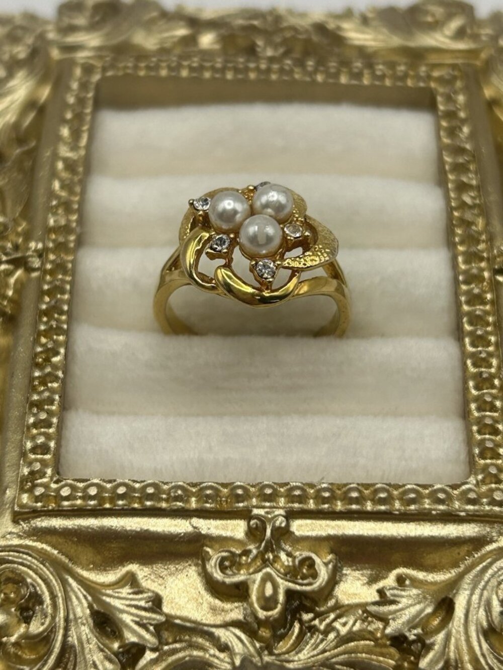 Vintage Cottagecore Faux Pearl Rhinestone Gold Tone Flower Ring Size 7 Romantic - Picture 8 of 16